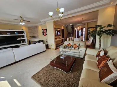 Sobrado com 4 Quartos à venda, 263m² no Jardim Virginia Bianca, São Paulo