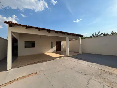 Casa com 3 Quartos à venda, 200m² no Plano Diretor Sul, Palmas