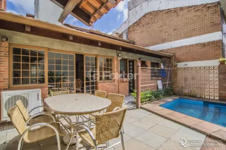 Casa com 4 Quartos à venda, 300m² no Chácara das Pedras, Porto Alegre