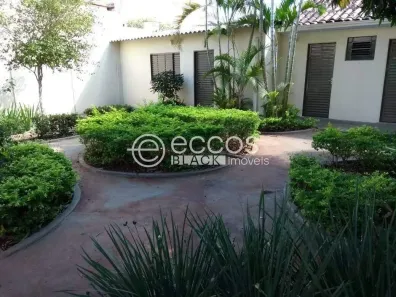 Imóvel Comercial com 3 Quartos à venda, 629m² no Centro, Uberlândia