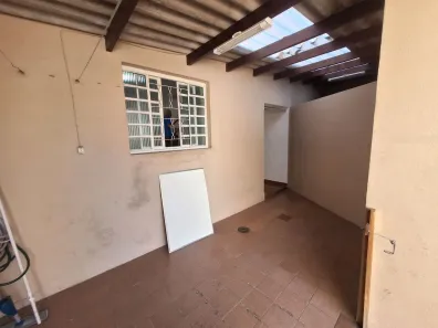 Casa com 1 Quarto para alugar, 40m² no Vila Liviero, São Paulo