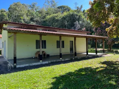 Fazenda/Sítio com 4 Quartos à venda, 207m² no Volta Fria, Mogi das Cruzes