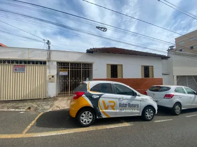 Casa com 5 Quartos para alugar, 10m² no Centro, Araxá