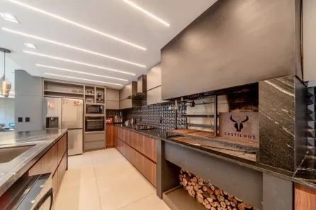 Casa com 4 Quartos à venda, 224m² no Vila Assunção, Porto Alegre