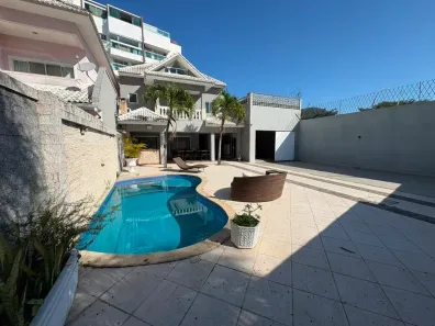 Casa de Condomínio com 6 Quartos para alugar, 266m² no Barra da Tijuca, Rio de Janeiro