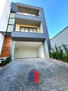 Sobrado com 3 Quartos à venda, 169m² no Floresta, Joinville