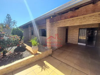 Casa com 2 Quartos à venda, 125m² no Jardim Maria Celina, Londrina