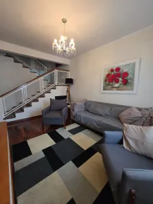 Sobrado com 4 Quartos à venda, 263m² no Vila Nicácio, Franca
