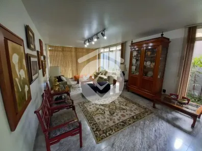 Casa com 4 Quartos para alugar, 190m² no Tabajaras, Uberlândia
