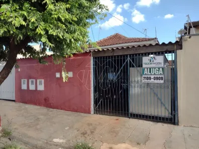 Casa com 2 Quartos para alugar, 45m² no Vila Sedenho, Araraquara