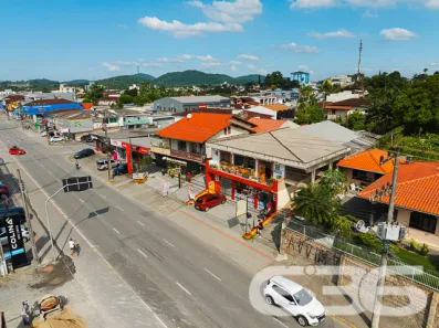 Sobrado com 3 Quartos à venda, 338m² no Vila Nova, Joinville