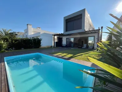 Casa de Condomínio com 4 Quartos à venda, 158m² no XANGRI-LÁ, Xangri-lá