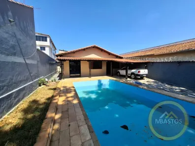 Casa com 3 Quartos para alugar, 220m² no Alípio de Melo, Belo Horizonte
