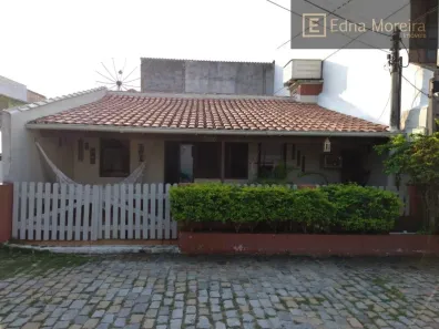Casa de Condomínio com 4 Quartos à venda, 90m² no Palmeiras, Cabo Frio