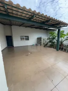 Casa com 3 Quartos para alugar, 145m² no Cidade Jardim, Uberlândia