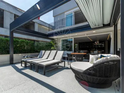 Casa de Condomínio com 4 Quartos à venda, 411m² no Praia do Estaleiro, Balneário Camboriú