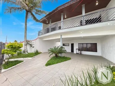 Sobrado com 4 Quartos à venda, 250m² no Tupy, Itanhaém