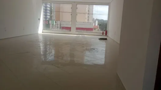 Ponto Comercial para alugar, 196m² no Cambuí, Campinas