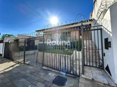 Casa com 3 Quartos à venda, 171m² no Santa Mônica, Uberlândia