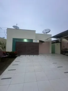 Casa de Condomínio com 3 Quartos à venda, 225m² no Tarumã, Manaus