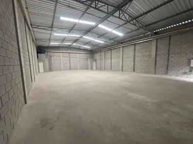 Galpão/Depósito/Armazém para alugar, 295m² no Parque Maracanã, Contagem