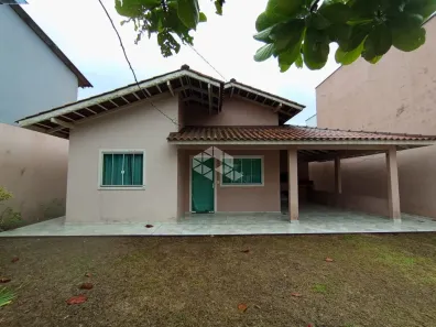 Casa com 3 Quartos à venda, 120m² no Praia do Ervino, São Francisco do Sul