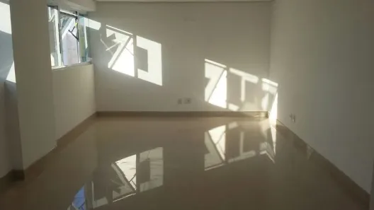 Sala Comercial à venda, 44m² no Menino Deus, Porto Alegre