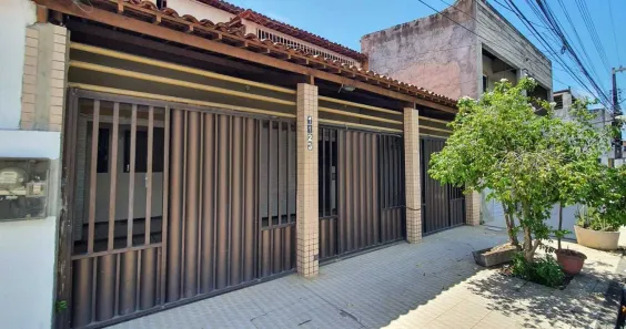 Casa com 6 Quartos à venda, 250m² no Siqueira Campos, Aracaju