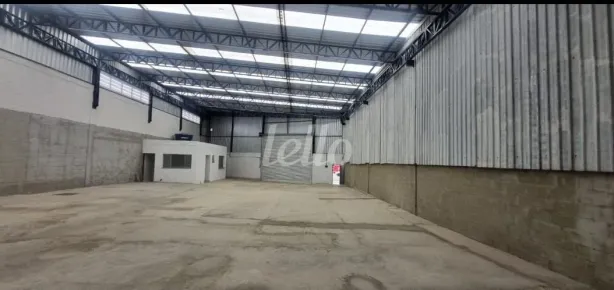 Galpão/Depósito/Armazém para alugar, 500m² no Parque João Ramalho, Santo André