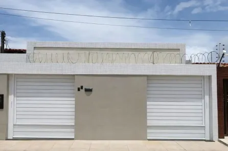 Casa com 3 Quartos à venda, 200m² no Jabotiana, Aracaju