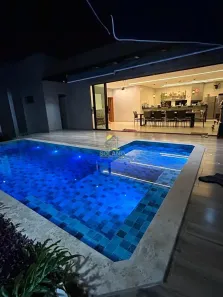 Fazenda/Sítio com 4 Quartos à venda, 1400m² no Setor Central, Indiara