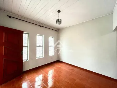 Casa com 2 Quartos para alugar, 300m² no Centro, Americana