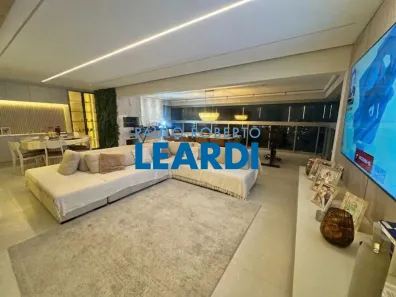 Apartamento com 3 Quartos para alugar, 155m² no Vila Sofia, São Paulo
