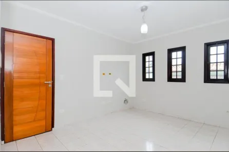 Casa com 2 Quartos para alugar, 120m² no Vila Nova Bonsucesso, Guarulhos