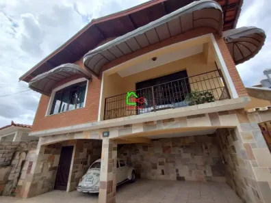 Casa com 3 Quartos à venda, 253m² no Centro, Vinhedo