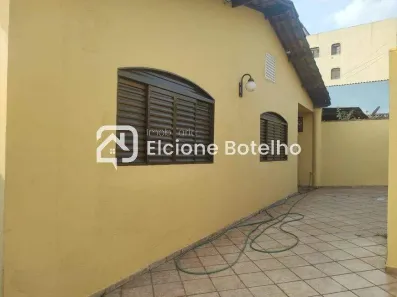 Casa com 4 Quartos para alugar, 150m² no Jaraguá, Uberlândia