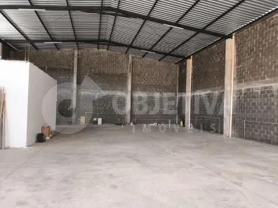 Galpão/Depósito/Armazém para alugar, 420m² no Jardim Brasília, Uberlândia