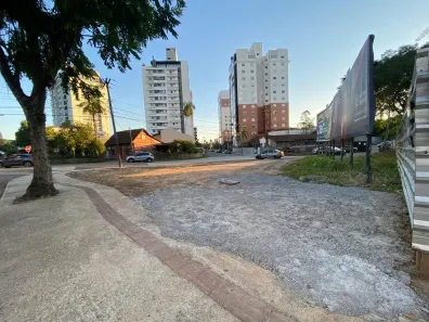Lote/Terreno à venda, 860m² no Saguaçu, Joinville