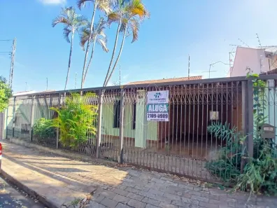 Casa com 3 Quartos para alugar, 213m² no Centro, Araraquara