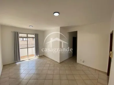 Apartamento com 3 Quartos para alugar, 81m² no Umuarama, Uberlândia
