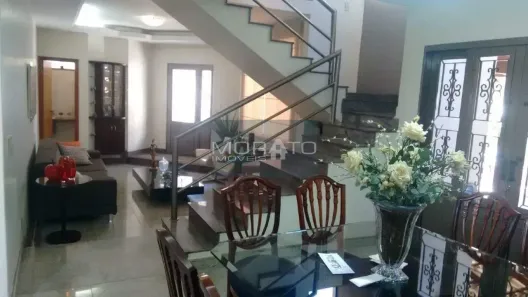Casa com 4 Quartos à venda, 330m² no Inconfidentes, Contagem
