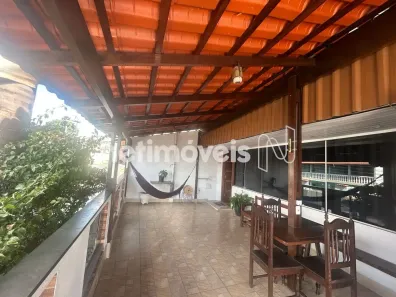 Casa com 3 Quartos à venda, 130m² no São Caetano, Contagem