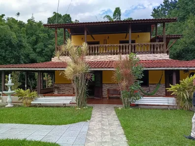 Sobrado com 4 Quartos à venda, 720m² no Tinguá, Nova Iguaçu