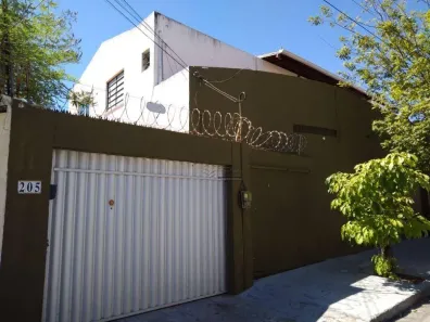 Casa com 2 Quartos para alugar, 100m² no Varjota, Fortaleza