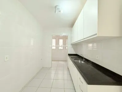 Apartamento com 3 Quartos para alugar, 137m² no São Benedito, Uberaba