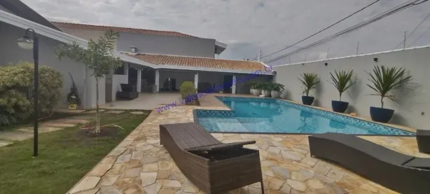 Casa com 3 Quartos à venda, 330m² no Parque Novo Mundo, Americana