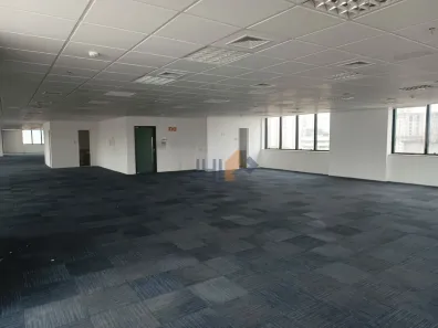 Sala Comercial para alugar, 640m² no Parque Industrial Tomas Edson, São Paulo