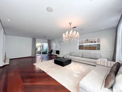 Casa com 5 Quartos à venda, 450m² no Jardim Viana, São Paulo
