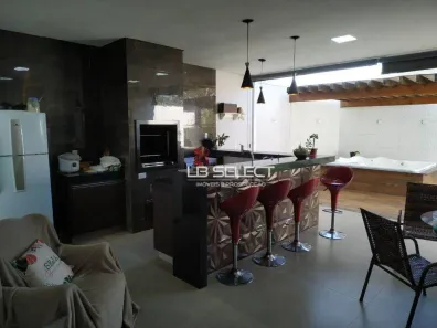 Casa com 3 Quartos à venda, 210m² no Jardim Inconfidência, Uberlândia