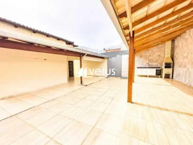 Casa com 3 Quartos à venda, 180m² no Jardim Europa, Uberlândia